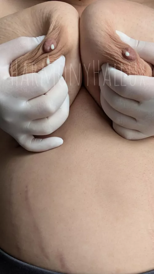 Reddit has never seen my nipples before 🫣