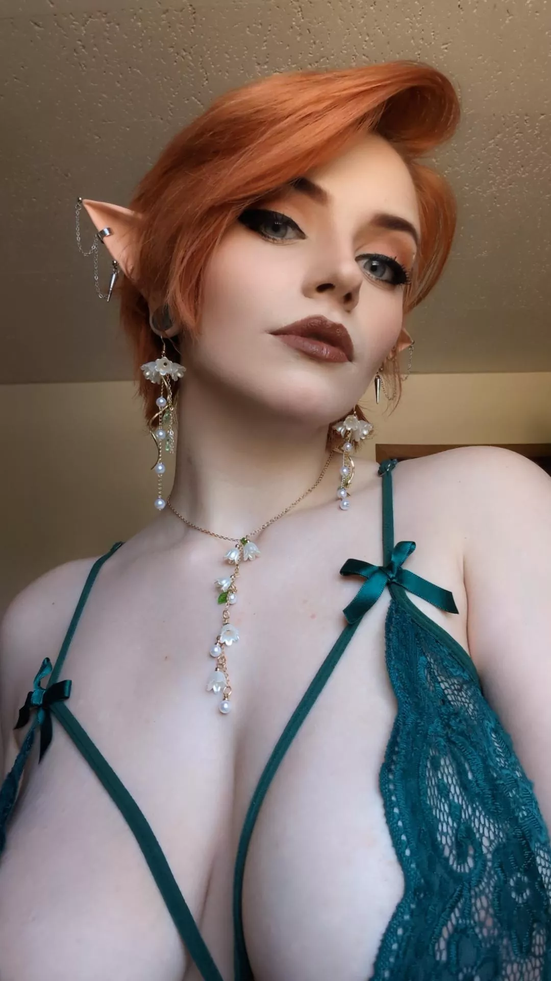 The elf is eyeing something in your...pocket 😈 (OC by @saphriastyx)