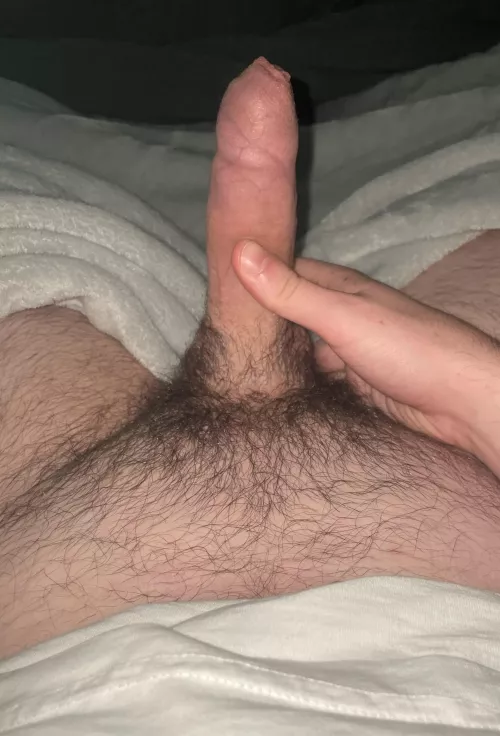 20 m looking to jerk and cum live with other guys @caelc18