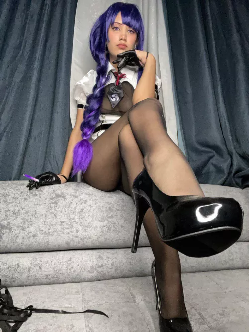 Bend over and start licking, I like the ones who obey