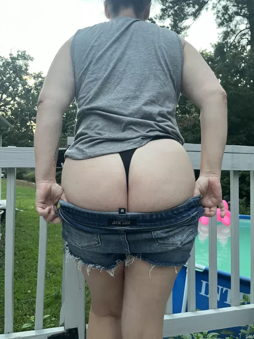 Dimples and Jean shorts 