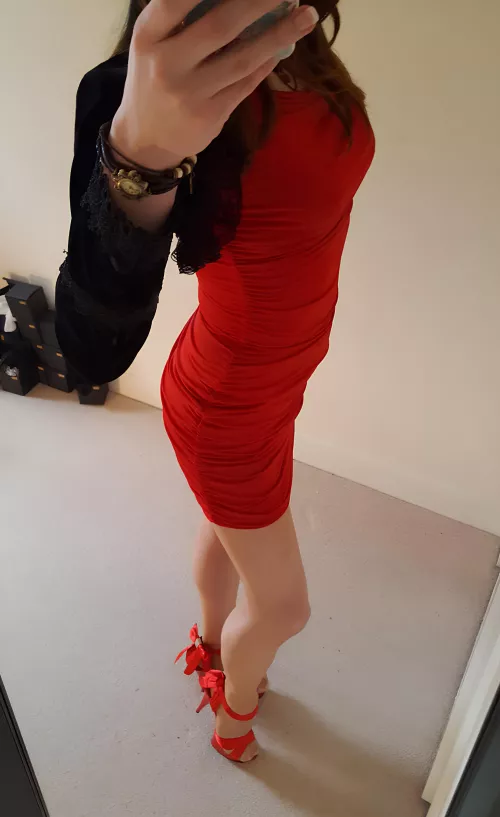 Does this dress look good on me?