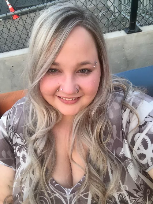 Embracing the week ahead with a smile!✨😘