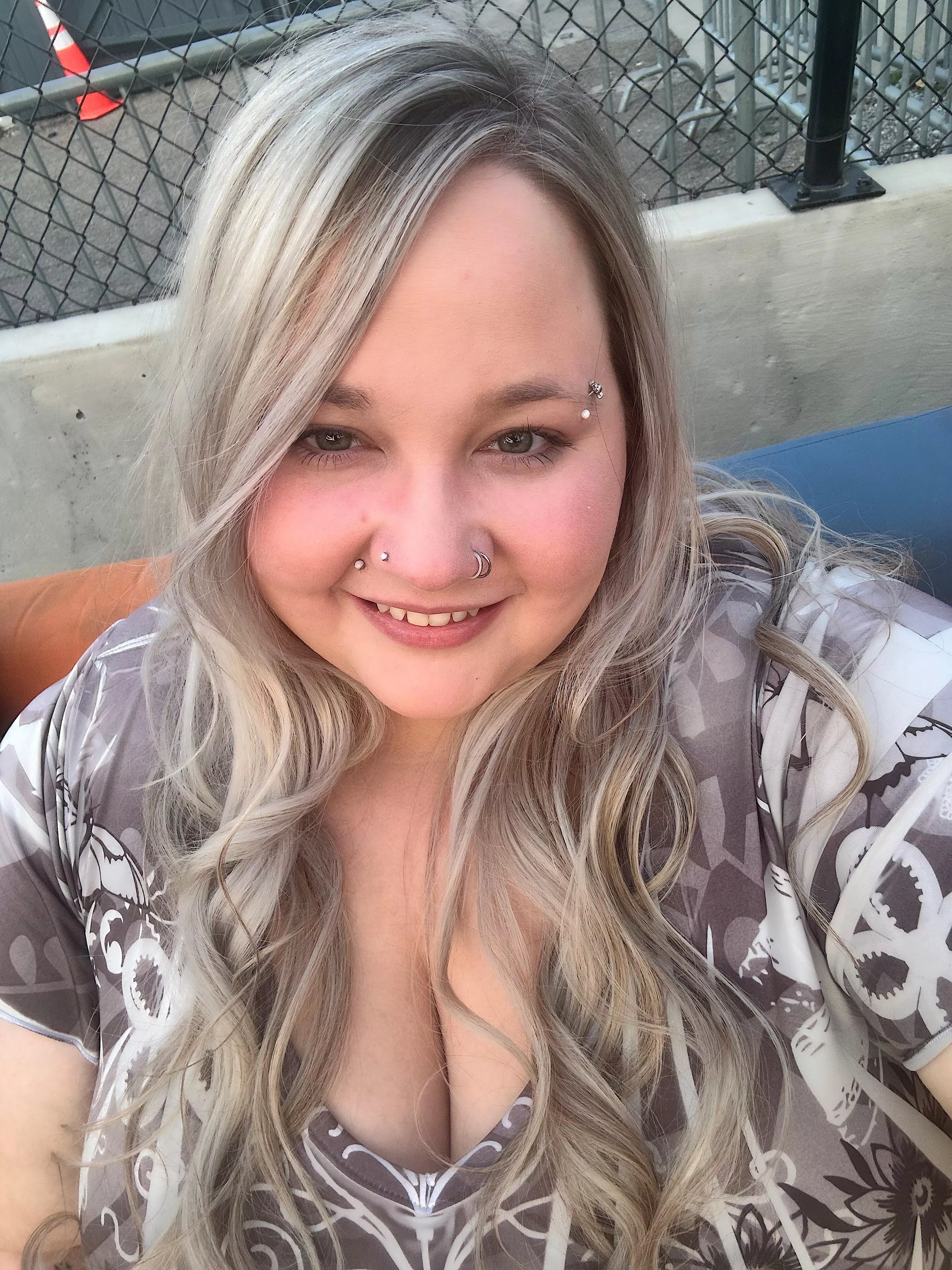 Embracing the week ahead with a smile!✨😘