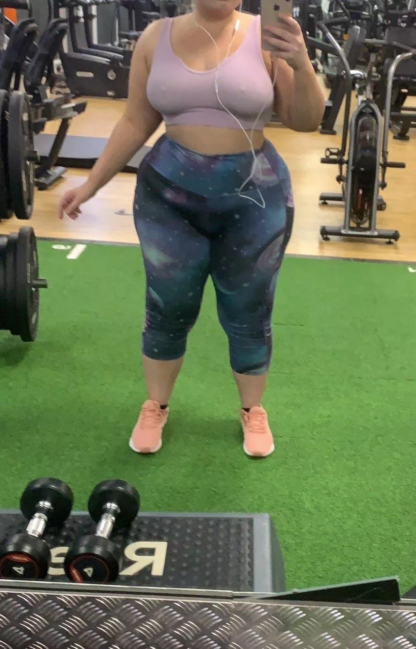 gym curves hehe [f]