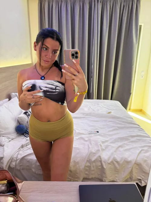 i just wanna get cuddled <3