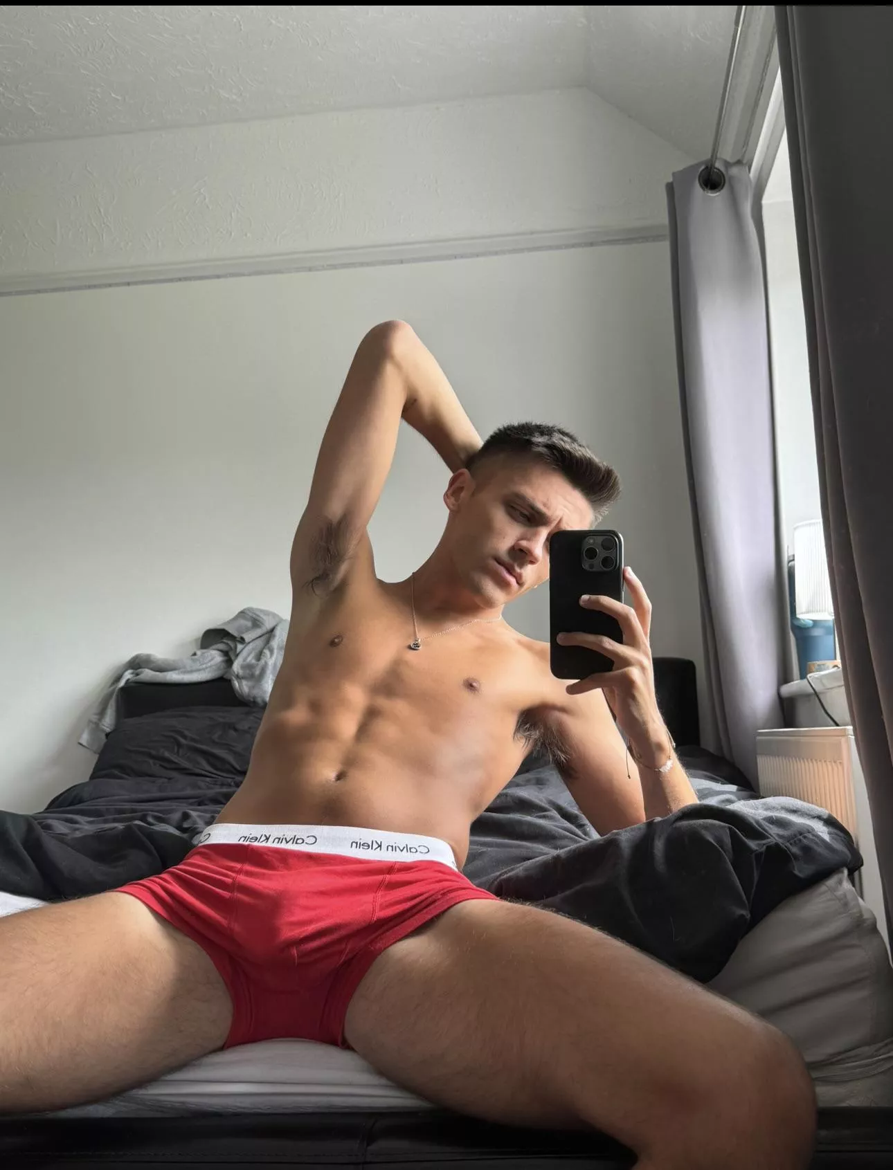 i wake up with sweaty pits 