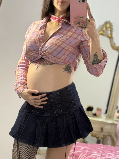 If you fuck me do you think you'll break my water? If so are you willing to try? 😉 