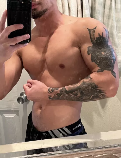 My forearms are big strong and tatted 😈😈🥰🥰