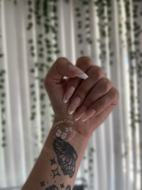 Pretty French tips before vacation 🤍