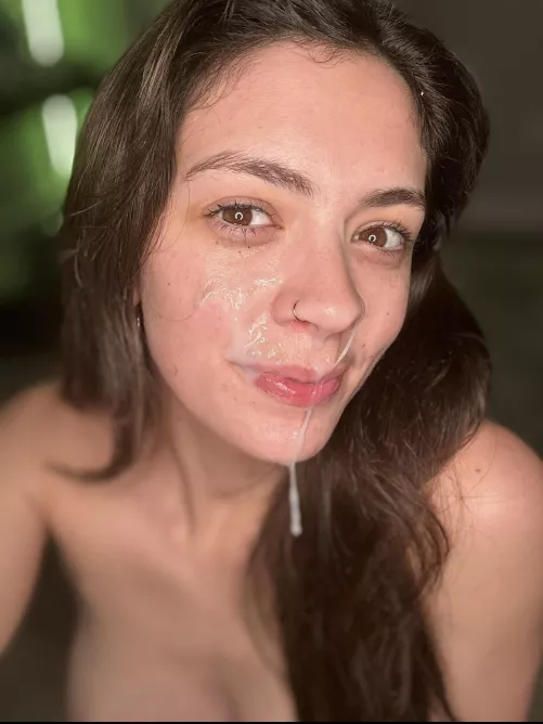 Soft smiles and cummy lips 