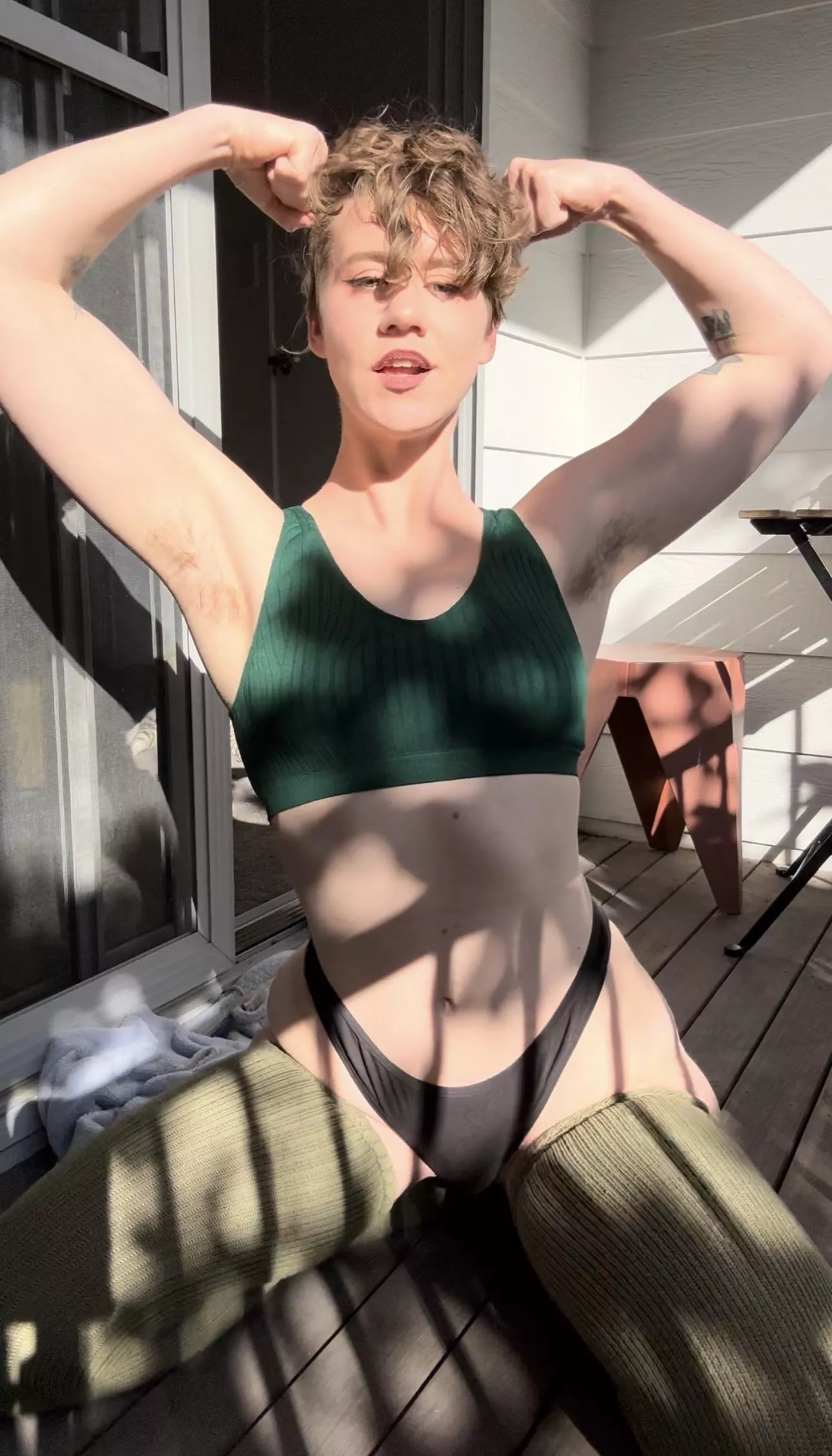 Sun’s out, guns out 😎