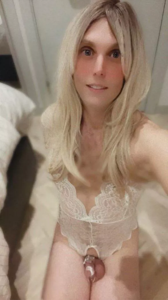 Would you cum over my face or save it for my pussy? 💖😳