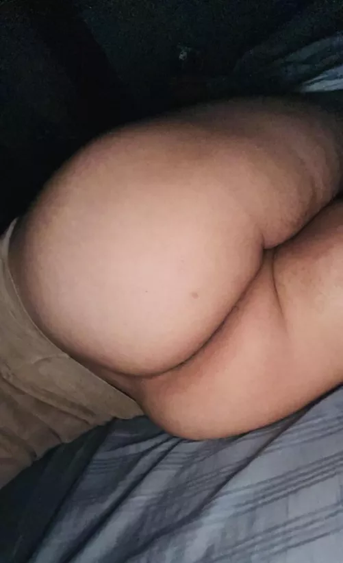 You have to be the big spoon 😋