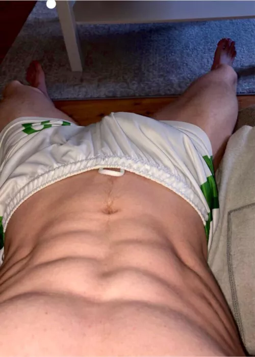 18 from sweden looking for hot dudes, hmu with face @shoomo_1