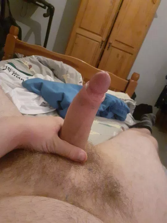 22 looking for horny chub bottoms 