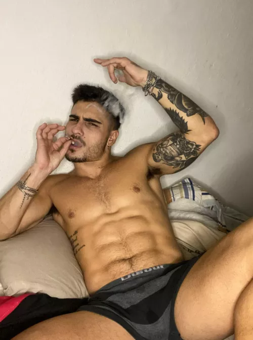 [24] Think you can handle these rock-hard abs?