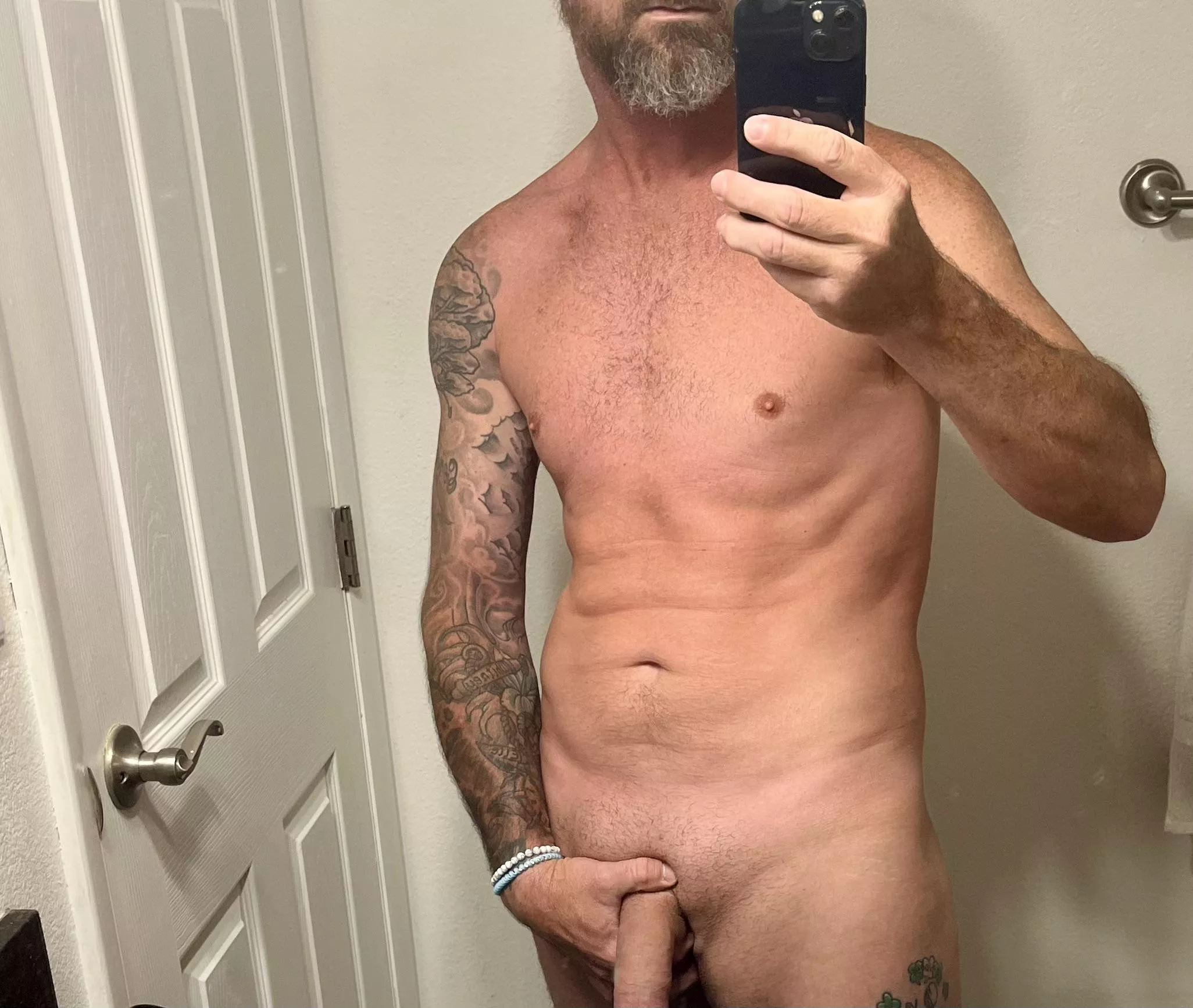 [40] Married dad that doesn’t get much attention anymore. Am I still fuckable or am I too old?