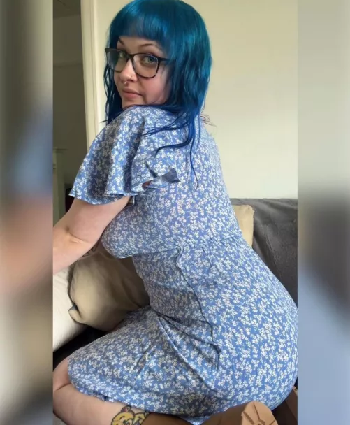 boots on the sofa 😌