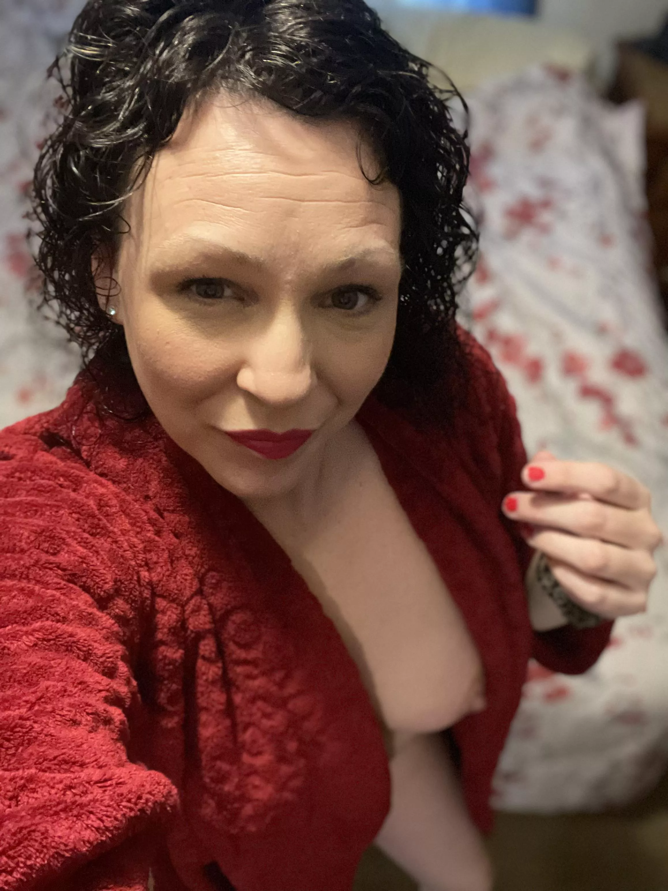 Fresh out the shower and ready for sexy time