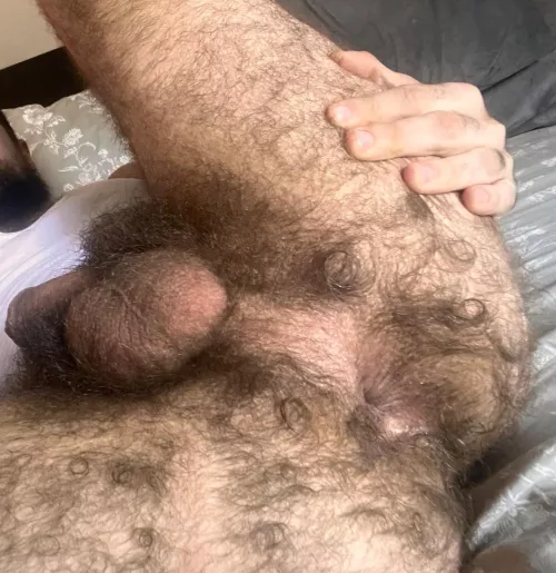 Get your face in there, bro. It’s musky as fuck. 