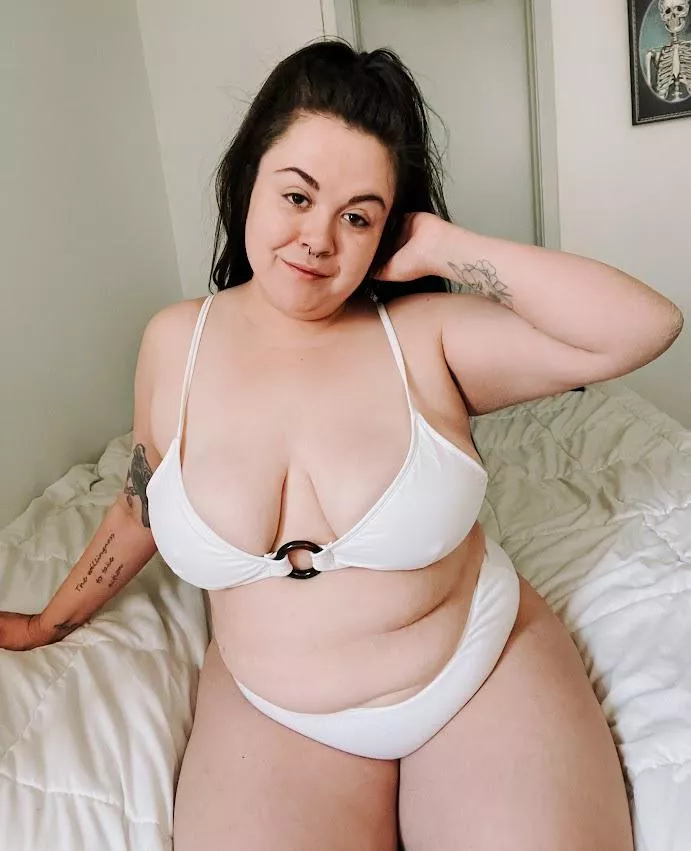 Imagine these thighs wrapped around your head ;)