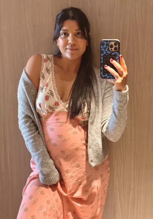 This dress makes me feel pretty. Do you agree? 