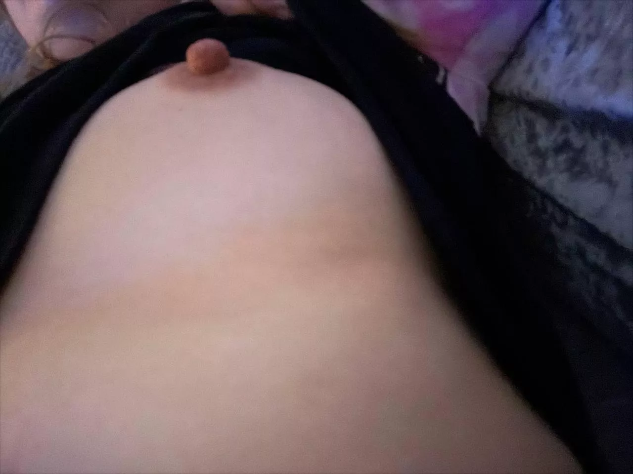 Under boob shows how long it is 