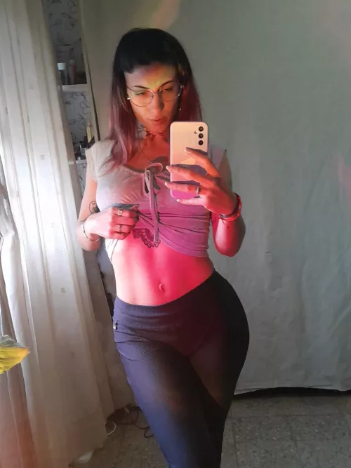 What are you waiting for to worship my belly