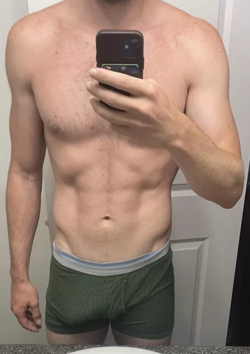 [36] Cheating wife asleep, DMs open