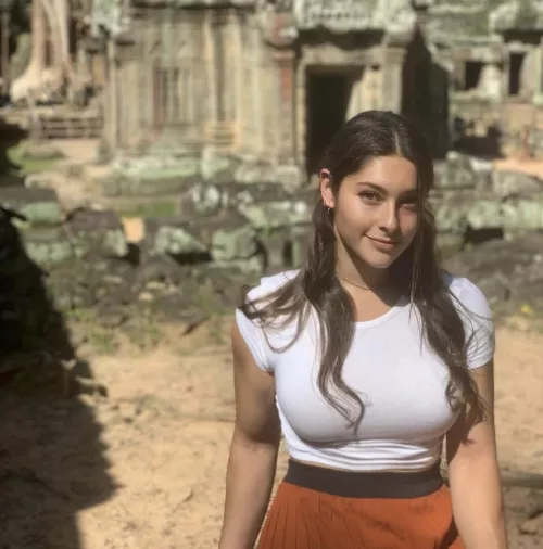 Brunette white shirt 