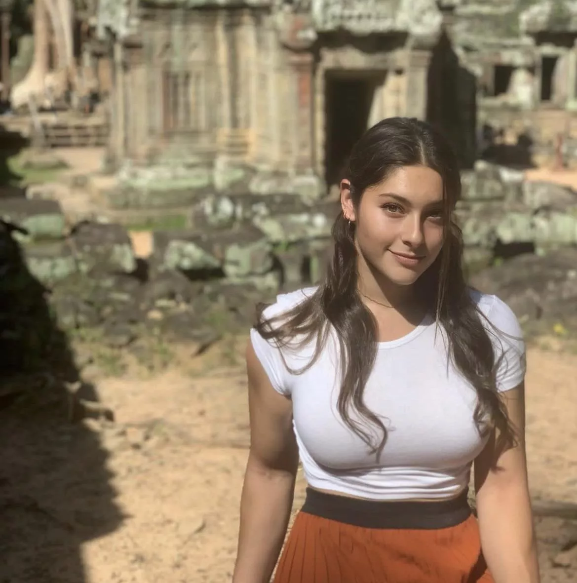 Brunette white shirt 