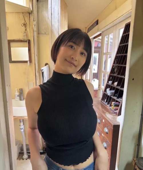 Can’t hide those Japanese jugs