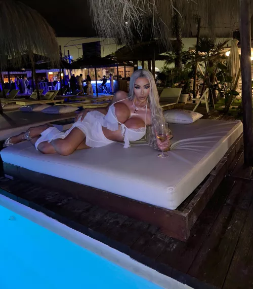 Fucktoy waiting for daddy..