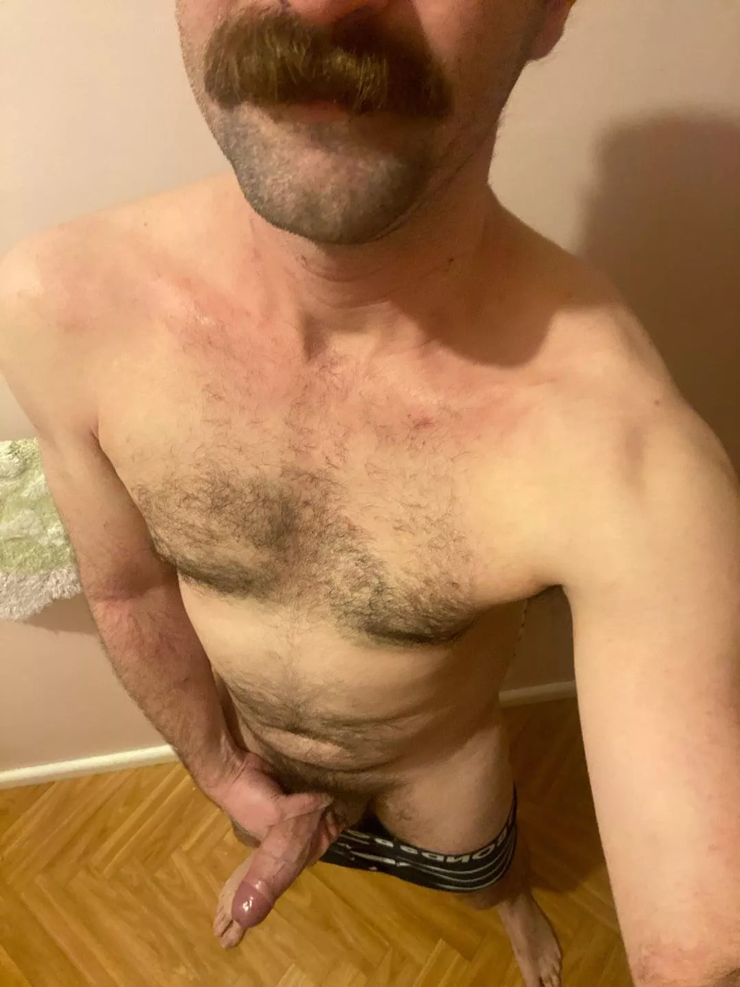 It’s a bit cold to go to bed without a shower, who’s going to warm it up? ☺️