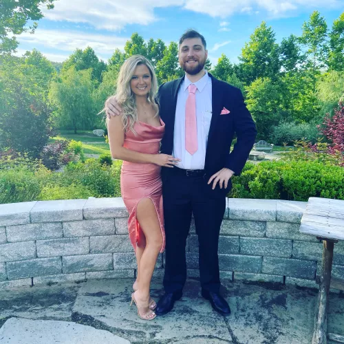 Looking for sugar baby as couple to share in Orlando area