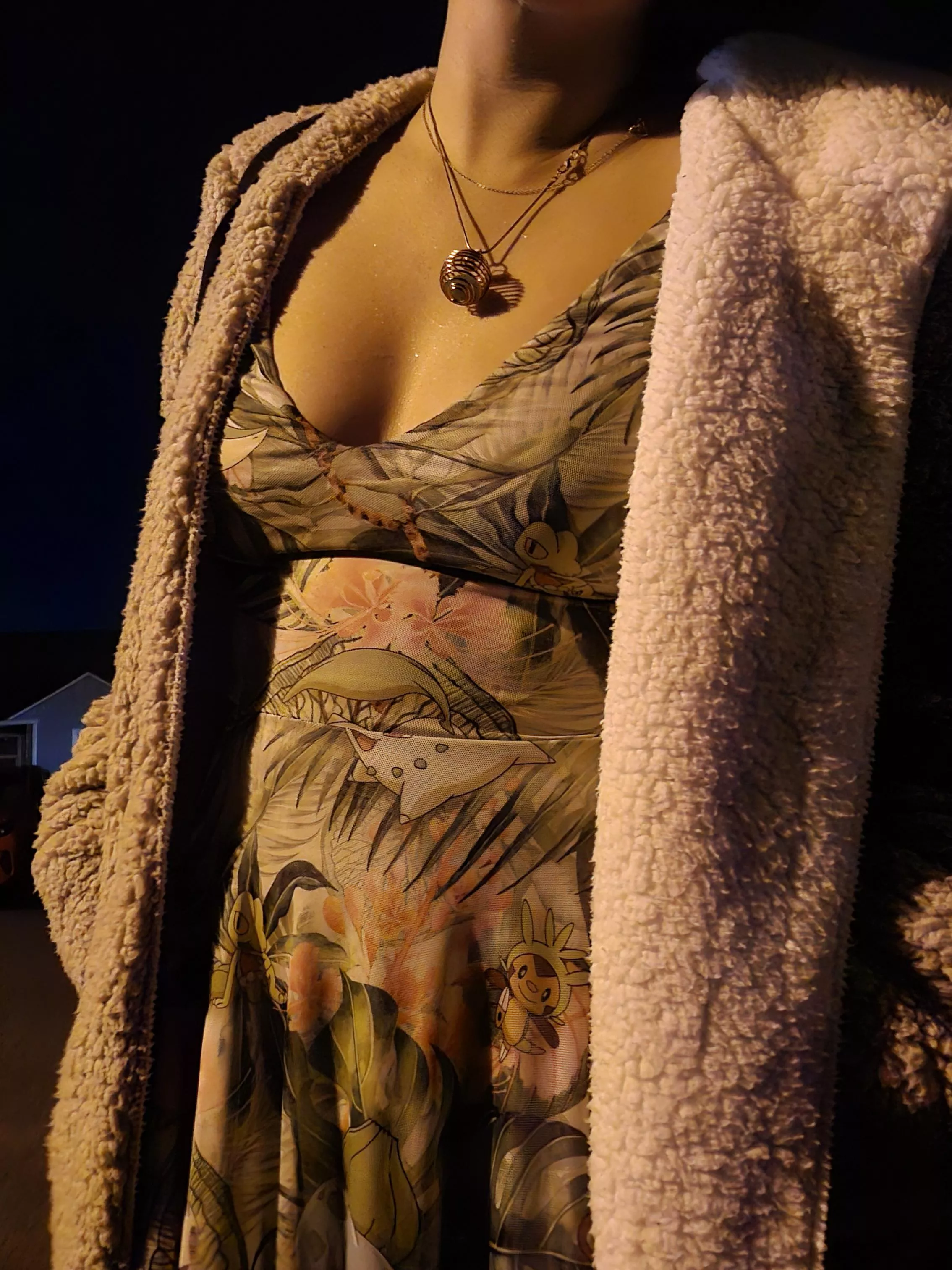 Loved the way the light looked on me outside the bar last night. 