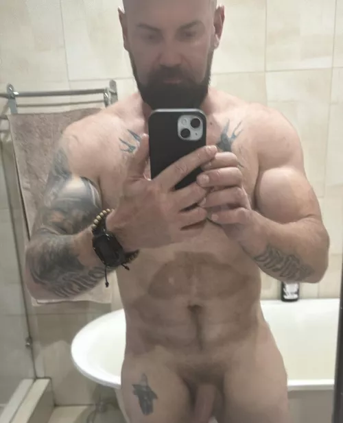 M (52)who likes older dads ?