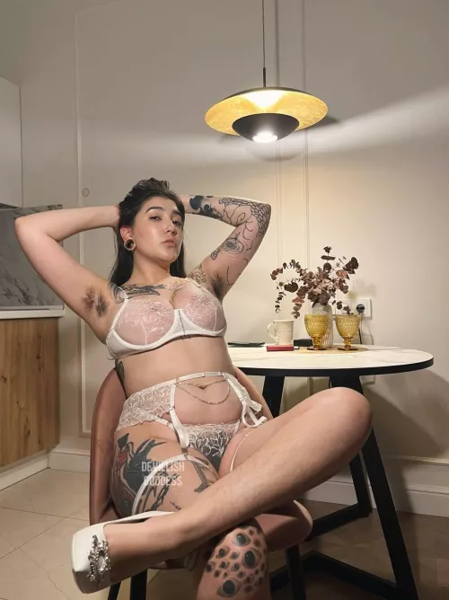 Natural armpit hair is a powerful expression of confidence