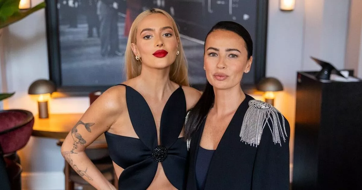 Rate daughter and her mommy