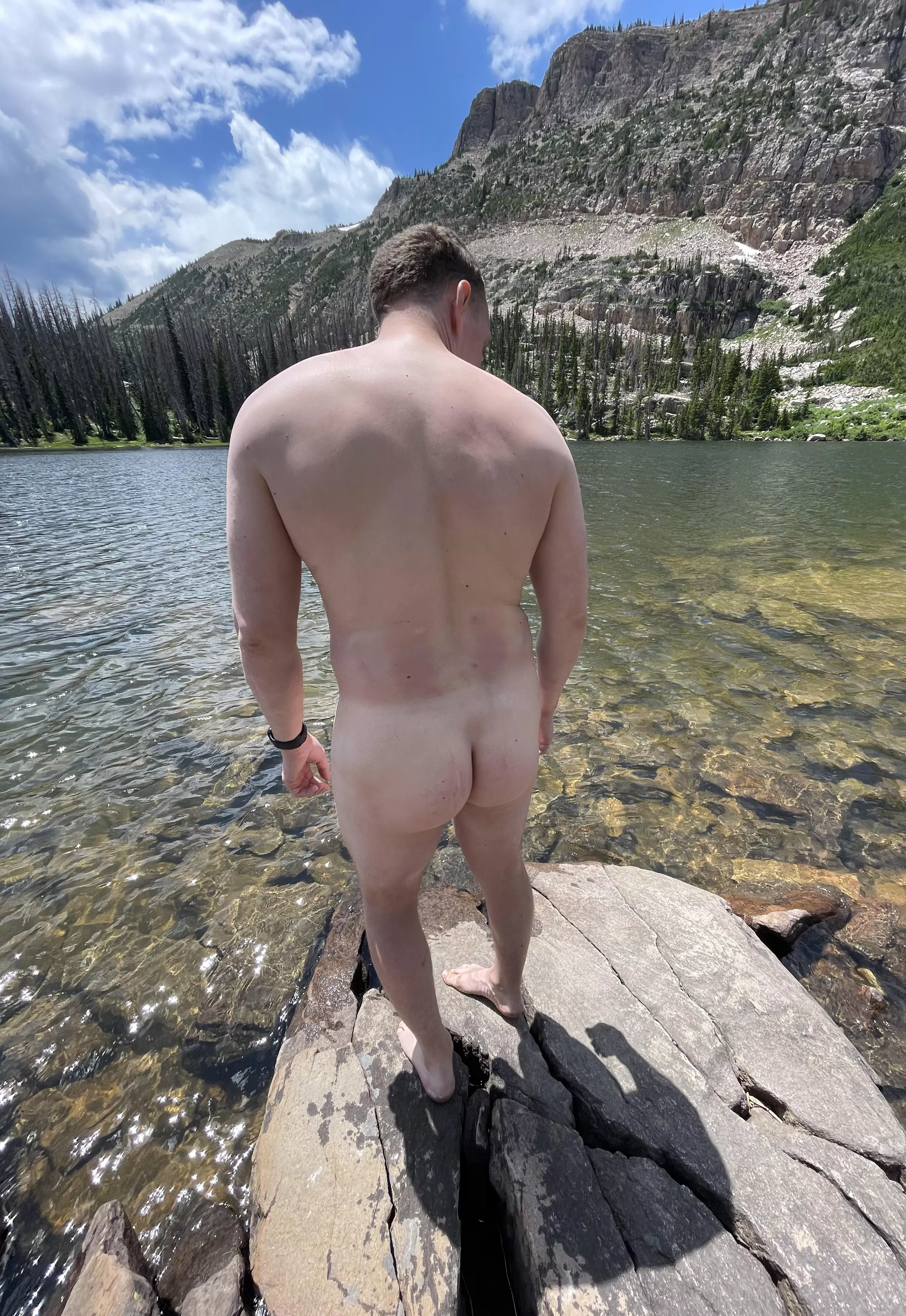 Skinny dipping in the mountains 🏔️ (34)
