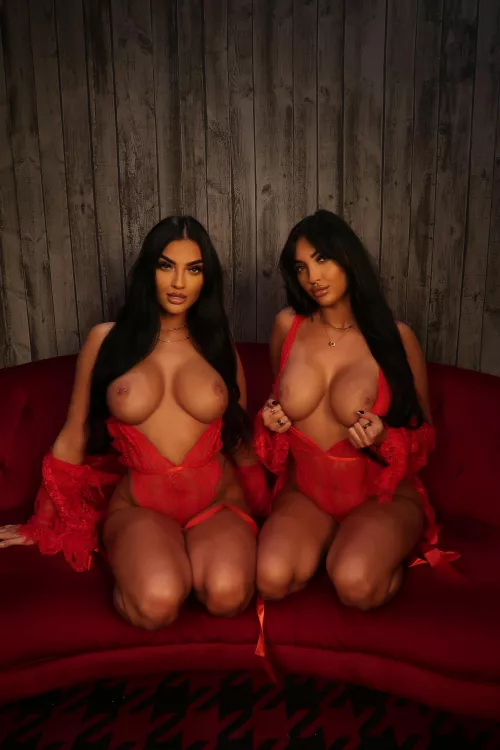 twins in red..
