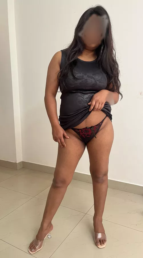 Who wants to ravage her? She wants it hard and raw.
