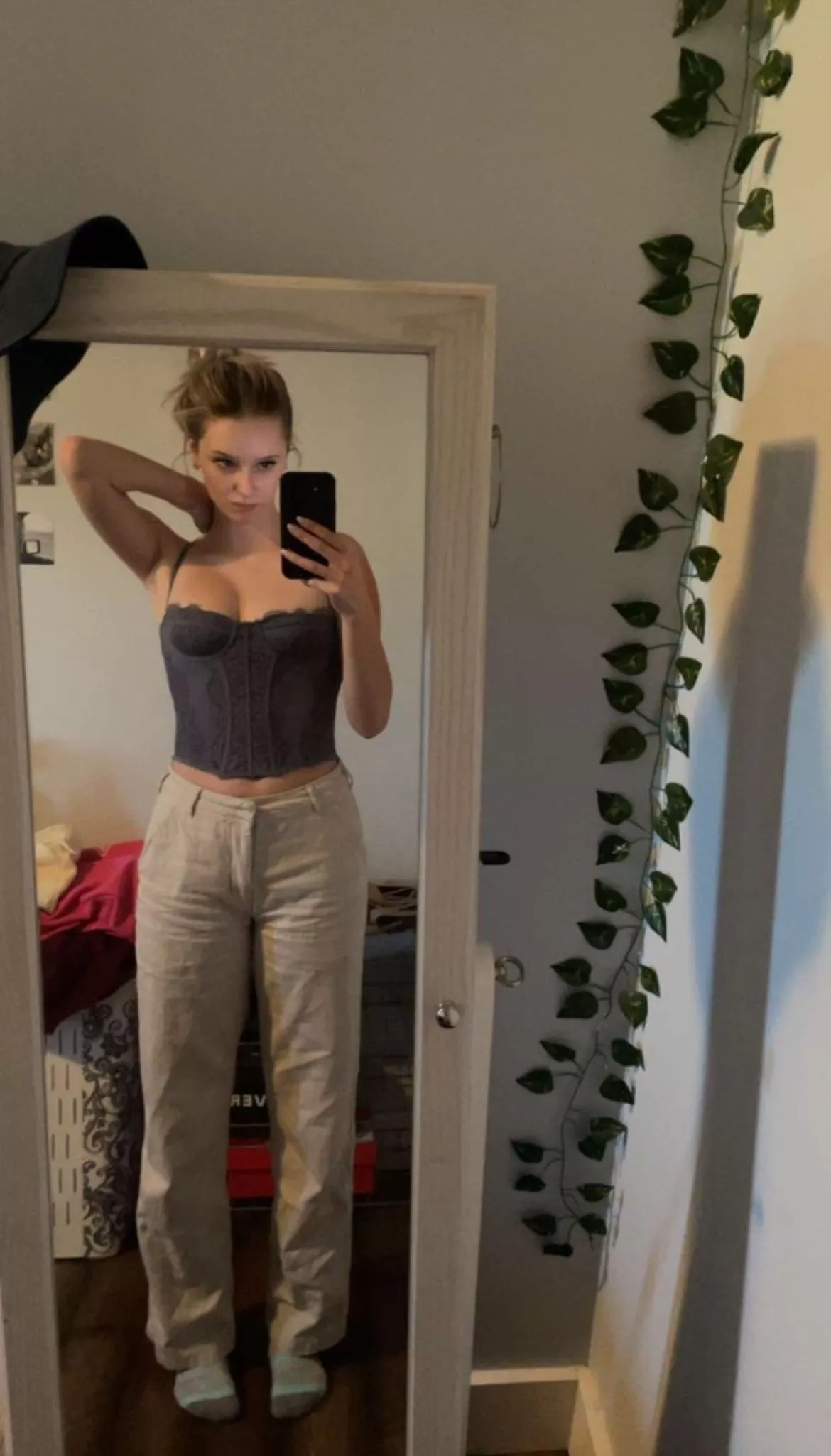 Would you let a buffed domme mommy give you instructions?