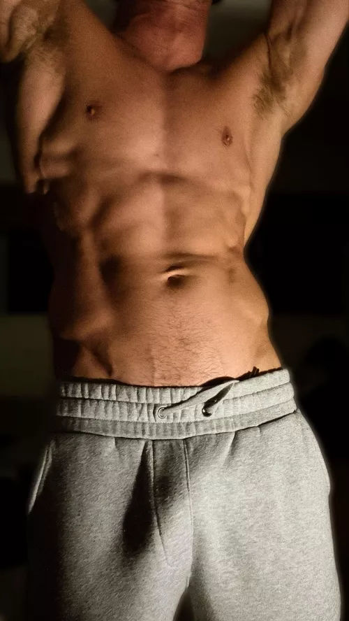 Are Grey Sweats Still A Thing?