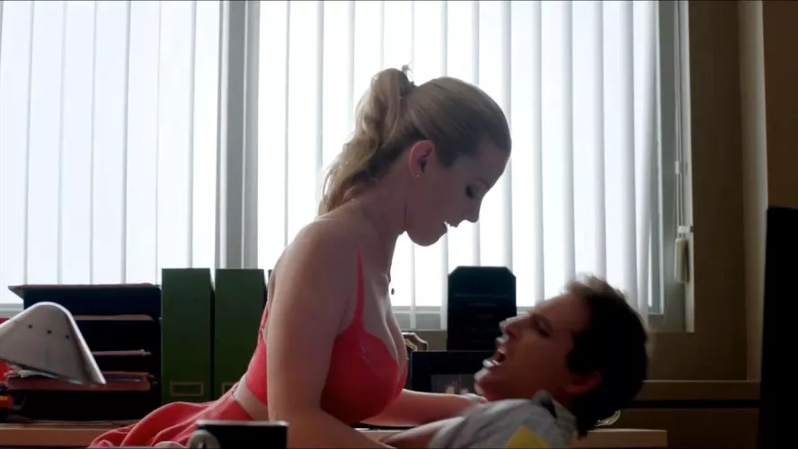 Betty Gilpin. Majestic Mounds