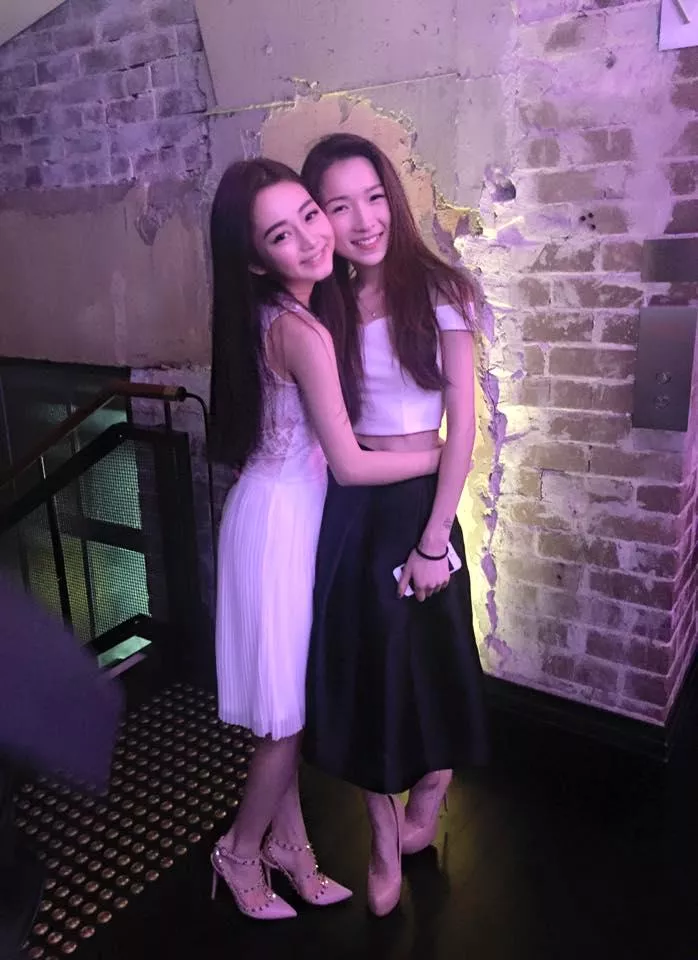 Choose one left or right to take to the club bathroom?