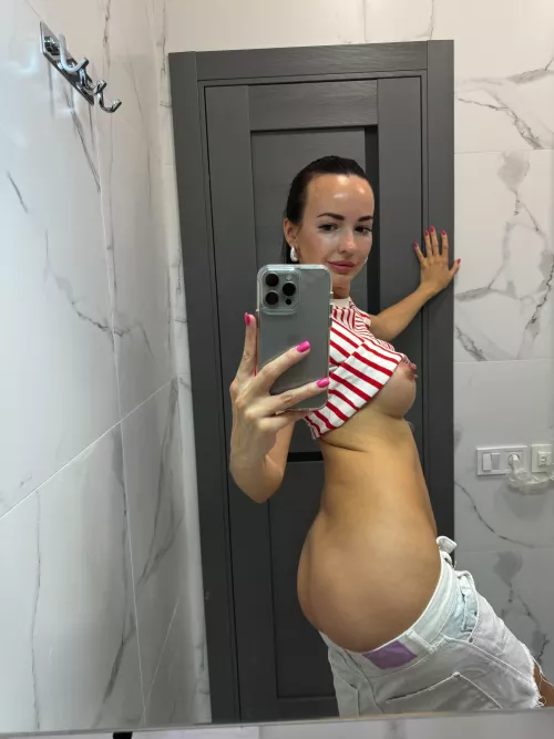 I love taking selfies in the mirror