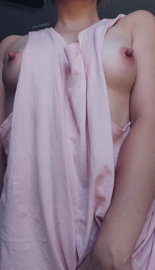 I was told the right one is slightly longer 😄