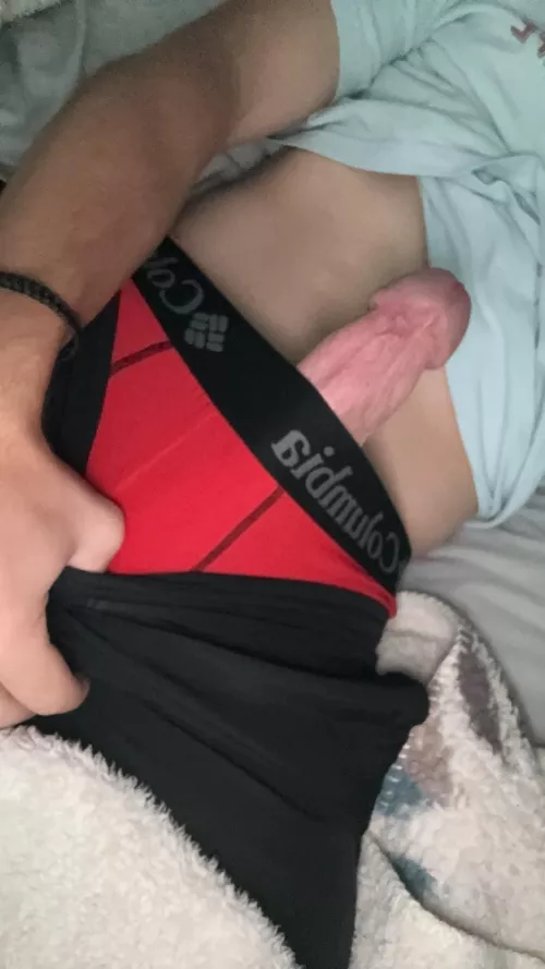 My thick horny cock cant fit in my pants 😩(18)